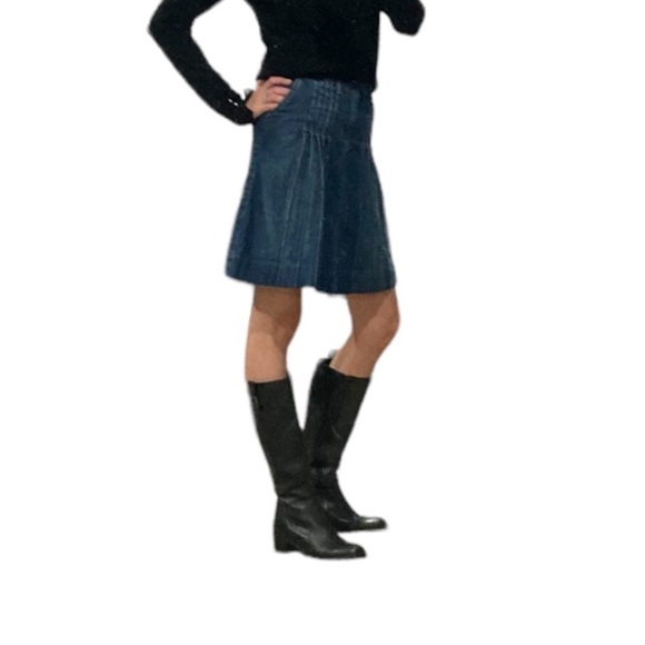 Burberry London Pleated Accents Knee-Length Skirt Size: L new - Picture 1 of 3